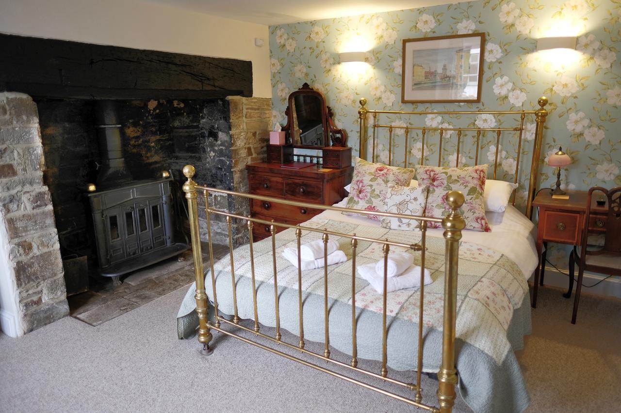 Rams Head Inn Dolton ภายนอก รูปภาพ